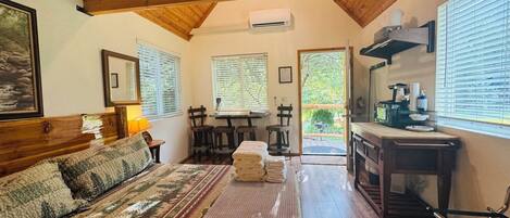 2 bedrooms, Internet, bed sheets