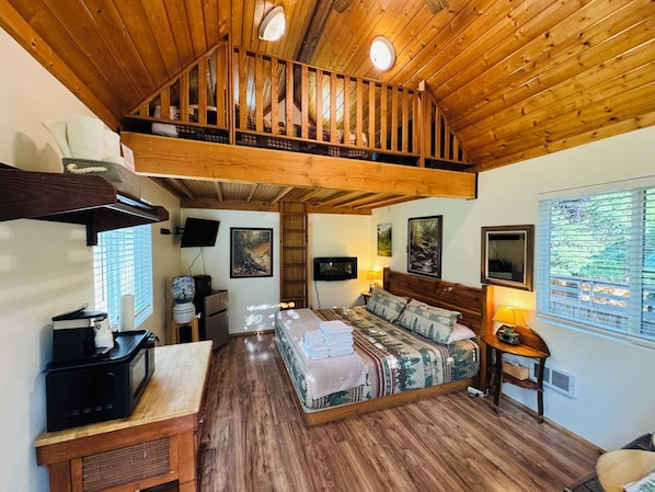 2 bedrooms, internet, bed sheets