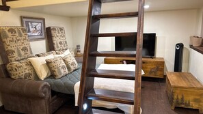 Interior - Cozy Mountain Loft Retreat in Stunning Paradise Valley (Emigrant)