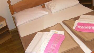 1 bedroom, internet, bed sheets