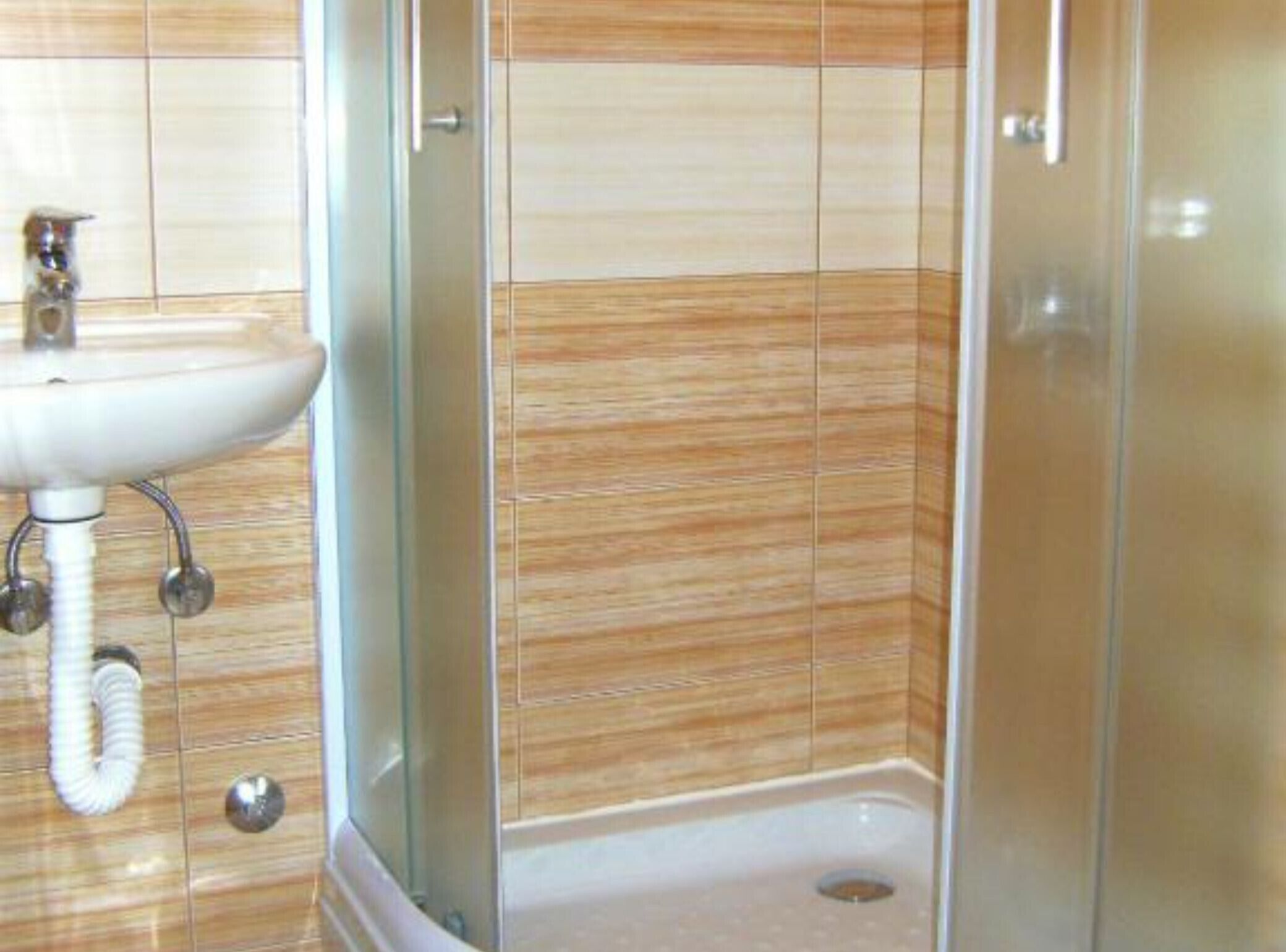 Shower, towels