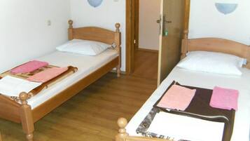 1 bedroom, internet, bed sheets