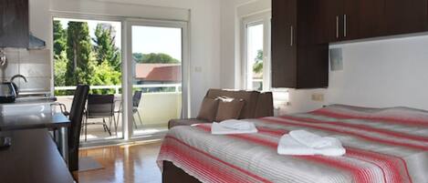 Internet, bed sheets