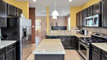 MikrovÄgsugn, ugn, spishÀll och diskmaskin