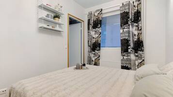 Internet, bed sheets