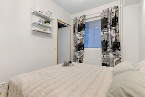 Internet, bed sheets