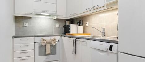 Kühlschrank, Mikrowelle, Geschirrspüler