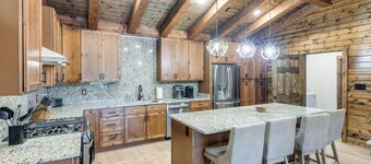 Patio & Views: Country Getaway in Bluegrass Region