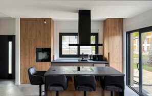Fridge, microwave, oven, stovetop - 1 bedroom awesome apartment in Privlaka (Privlaka)