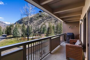 Terrace/patio - Fallridge Condo - Summer Pool Near Vail Golf Club (Vail)
