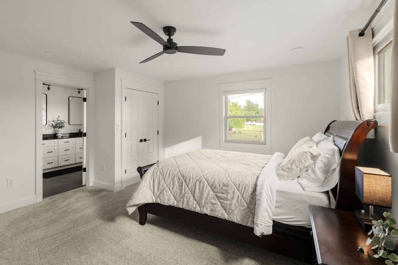 2 habitaciones, escritorio, wifi y ropa de cama 