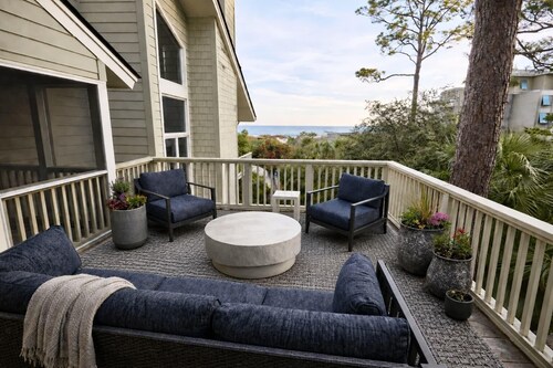 Private Oceanfront 4BR Luxury Home Steps to Beach & Pool