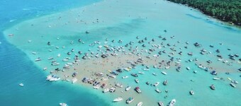 Waterfront- Modern Luxurious Cabin on Clam Lake – Torch Lake Boating