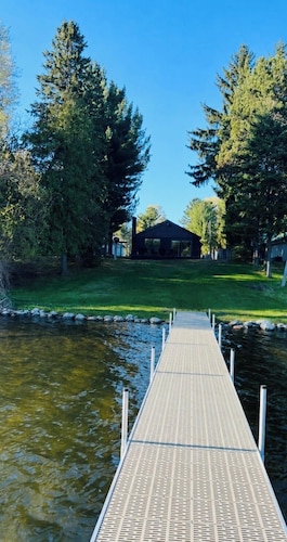 Waterfront- Modern Luxurious Cabin on Clam Lake – Torch Lake Boating