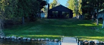 Waterfront- Modern Luxurious Cabin on Clam Lake – Torch Lake Boating