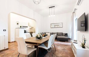 Dining - Stunning apartment in Bale (Bale)