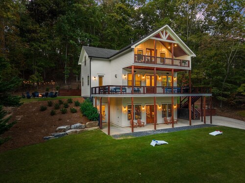 Deals! Waterfront | Dock | Hot Tub | Fire Pit