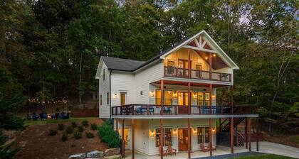 Deals! Waterfront | Dock | Hot Tub | Fire Pit