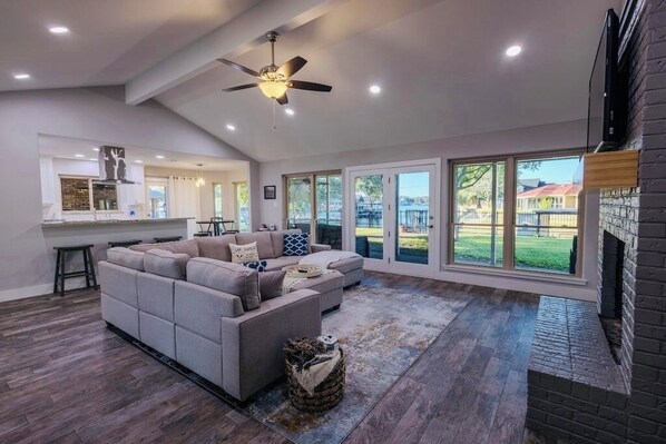 Smart TV, fireplace, books