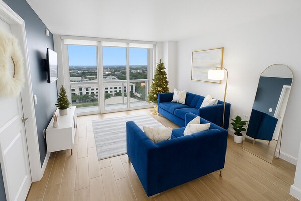 Living area - Entire rental unit in Fort Myers Florida
2 guests 1 bedroom 1 bed 1 bath (Fort Myers)
