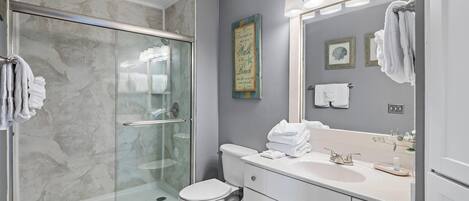 Condo, Multiple Beds (Amalfi Coast 318B) | Bathroom