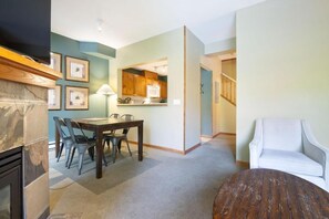 Interior - Adorable 2-bedroom condo in Whistler, North America's premier Ski Area, Room 46 (Whistler)