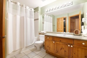 Shower, hair dryer, towels, soap - Adorable 2-bedroom condo in Whistler, North America's premier Ski Area, Room 46 (Whistler)