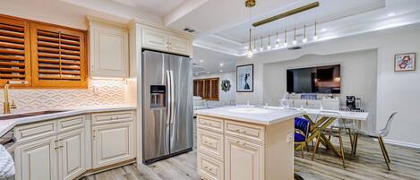 Mikrovågsugn, ugn, spishäll och diskmaskin