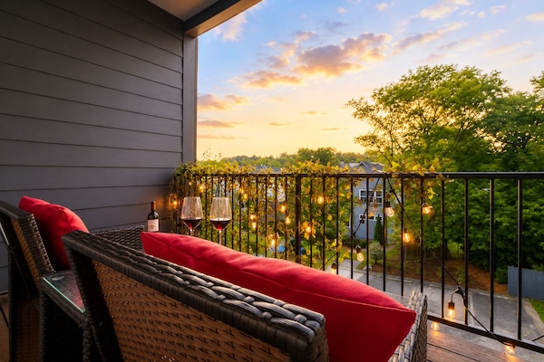 Enjoy a glass of wine while watching Northshore sunsets from a private balcony.