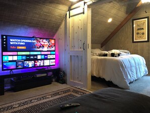 3 bedrooms, iron/ironing board, internet, bed sheets