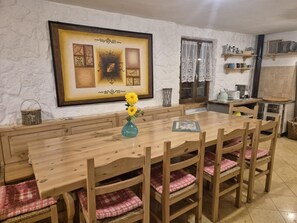 Dining - The House in the Woods Arch (Arco)