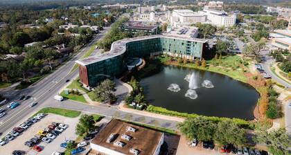 City View Suite near UF Campus | Sleeps 2
