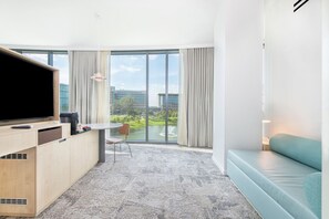 テレビ、書斎 / ワークスペース