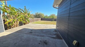 Terrace/patio - Spacious 3-bedroom house in tranquil Aransas Pass with AC (Aransas Pass)