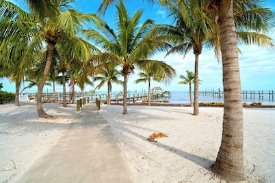 Exclusive Villa/Oceanfront terrace & Private Beach