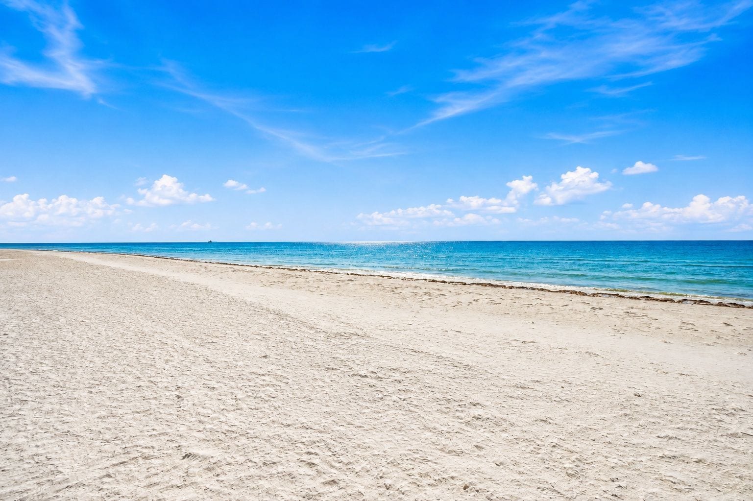 ชายหาด