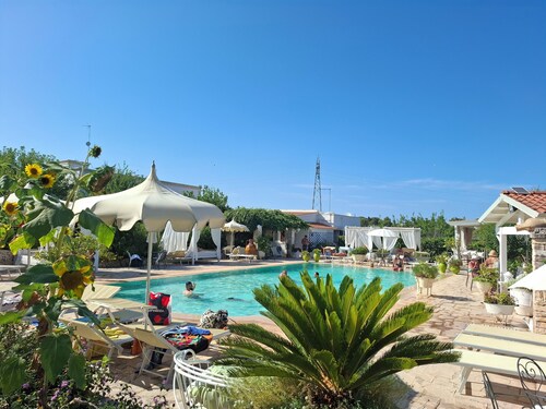 4 minutes from the historic center of Ostuni Family apartment with swimming pool