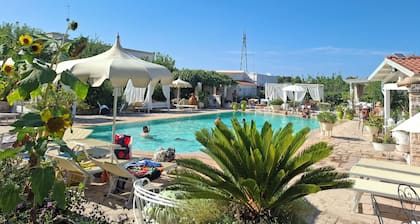 4 minutes from the historic center of Ostuni Family apartment with swimming pool