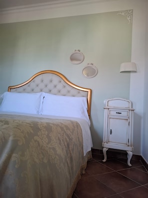 1 bedroom, desk, travel crib, free WiFi