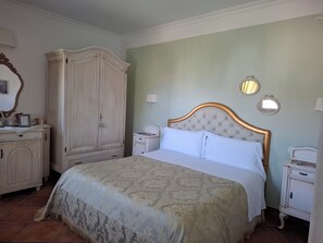 6 chambres, bureau, lit parapluie, Wi-Fi gratuit