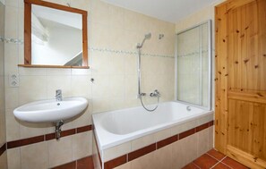 Shower - Cozy apartment in Röbel with house a panoramic view (Röbel)