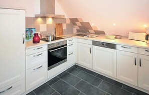 Fridge, microwave, stovetop, dishwasher - Beautiful apartment in Röbel with WiFi (Röbel)
