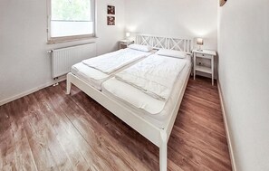 2 bedrooms, free WiFi - Pet friendly apartment in Röbel with sauna (Röbel)