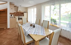 Dining - Amazing apartment in Röbel with house a panoramic view (Röbel)
