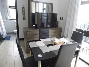 Dining - Estudio Ciudad Guatemala, Corazon de zona 10 w/pool (Ciudad de Guatemala)