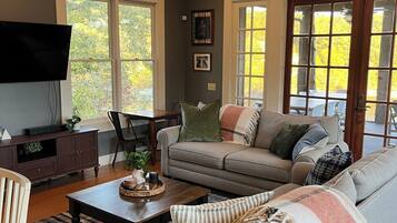 Télévision, cheminée