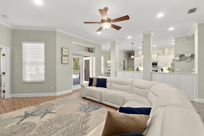 Smart TV, video games, stereo - 5BR Pool Retreat with Lanai, Fire Pit & Bikes (Palm Coast)