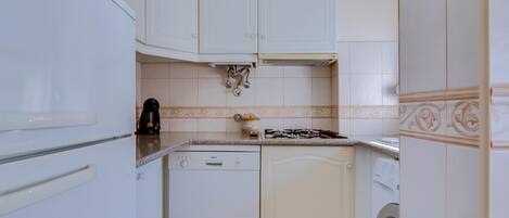 Fridge, microwave, coffee/tea maker, toaster