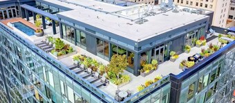 Luxury- Waterfront View- Free Parking- A+ Location