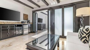 Living area - Ideal Getaway-Cabo Azul Junior Suite Partial Courtyard or Partial Pool View (San José del Cabo)